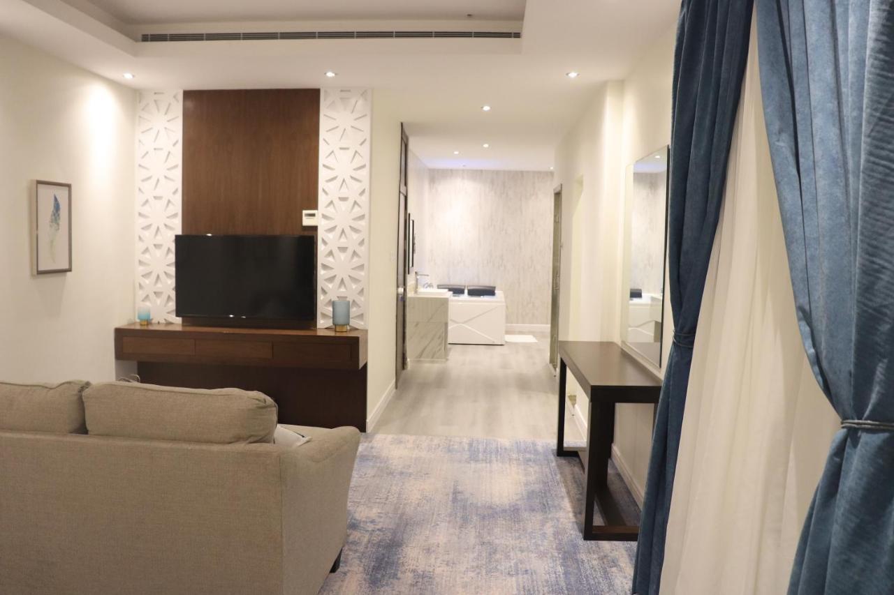 Thwary Hotel Suites ริยาดห์ ภายนอก รูปภาพ