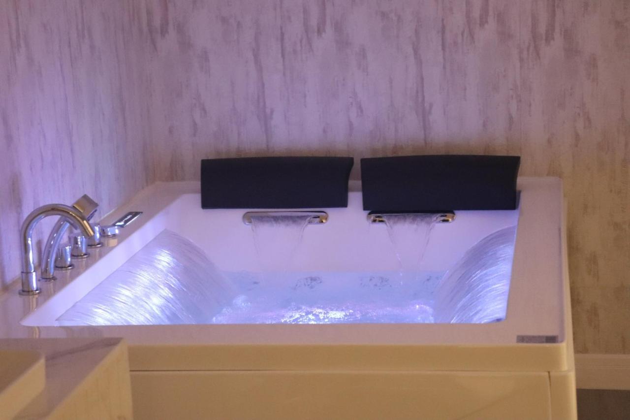 Thwary Hotel Suites ริยาดห์ ภายนอก รูปภาพ