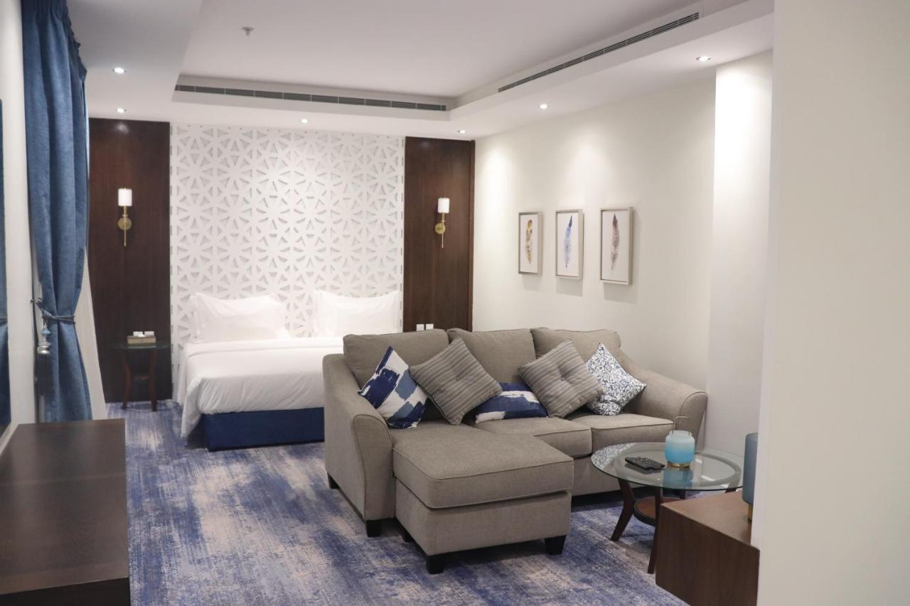 Thwary Hotel Suites ริยาดห์ ภายนอก รูปภาพ