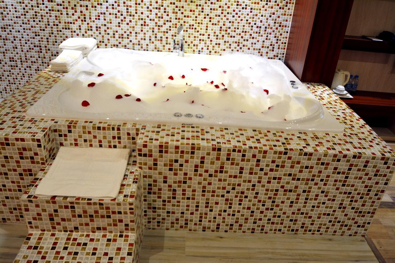 Thwary Hotel Suites ริยาดห์ ภายนอก รูปภาพ