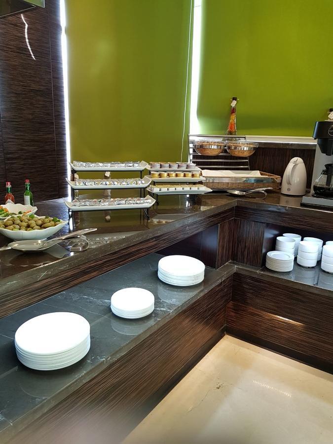Thwary Hotel Suites ริยาดห์ ภายนอก รูปภาพ