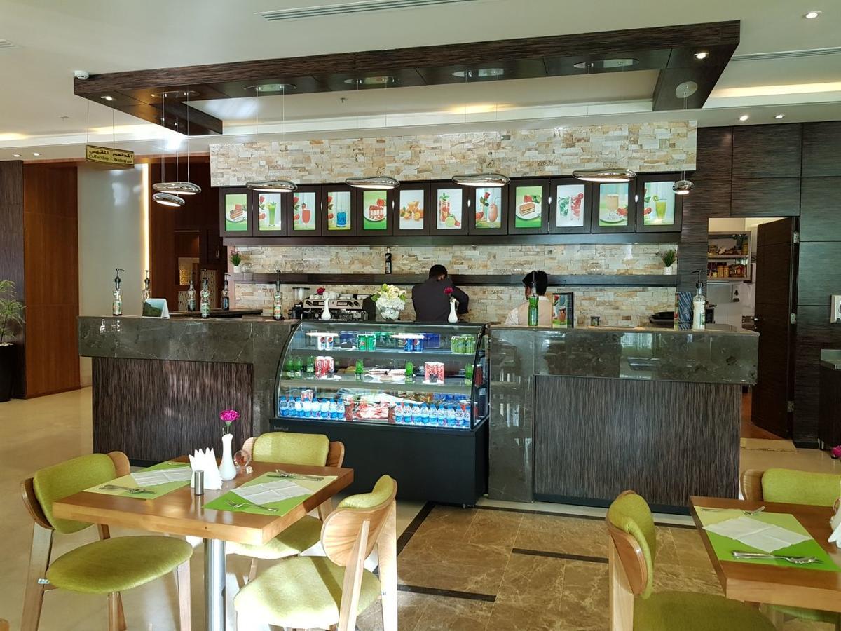 Thwary Hotel Suites ริยาดห์ ภายนอก รูปภาพ