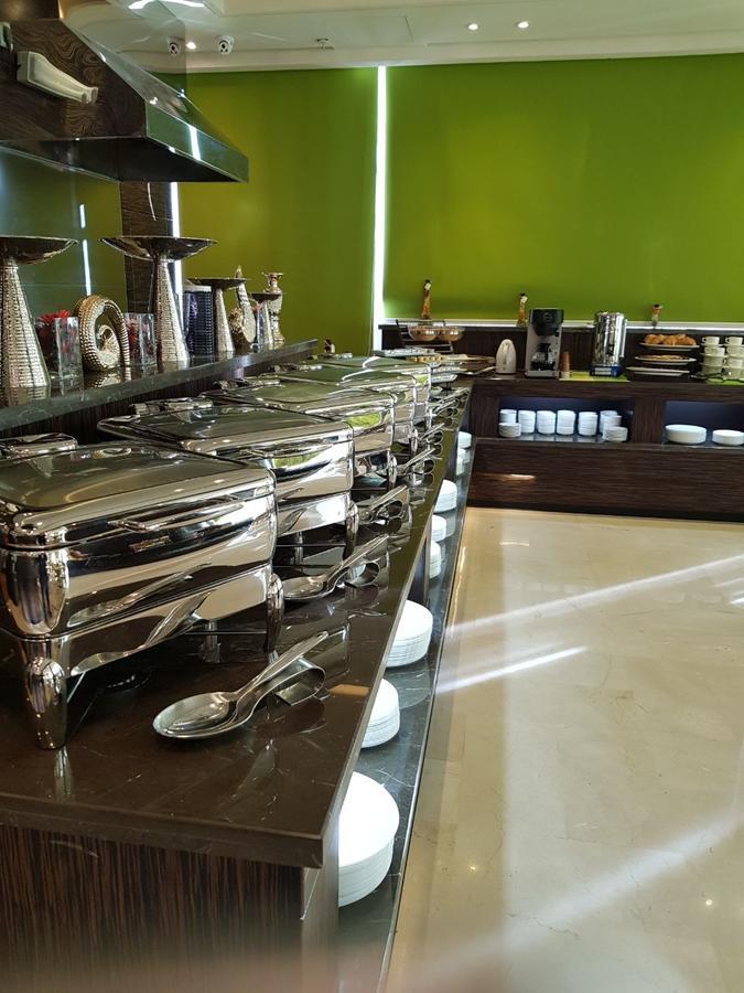 Thwary Hotel Suites ริยาดห์ ภายนอก รูปภาพ